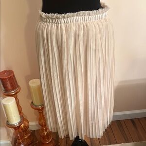 Design Lab Lord & Taylor Cream Pleated Midi Skirt